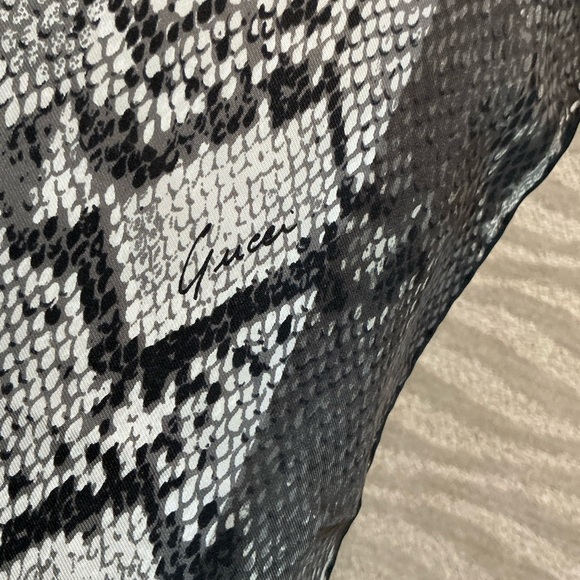 GUCCI 100% Silk Python Print SCARF - Picture 8 of 11